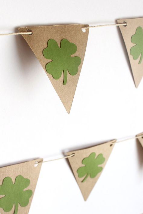 Stall Decorations, St Patricks Decorations, Fete Saint Patrick, St Patricks Crafts, San Patrick, St Patrick's Day Decorations, St Patrick's Day Crafts, Bunting Garland, Saint Patrick's Day