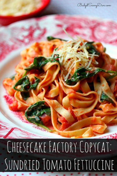 Done in under 20 minutes - everyone in your family will love it!!! MUST MAKE RECIPE - Make sure to pin Cheesecake Factory Copycat: Sundried Tomato Fettuccine Recipe #copycat #recipe #pasta #cheesecakefactory #budgetsavvydiva via budgetsavvydiva.com Tomato Fettucini, Healthy Subs, Weeknight Dinner Pasta, Fettuccine Recipe, Cheesecake Factory Copycat, Fettuccine Recipes, Weeknight Pasta, Recipe Copycat, Recipe Cheesecake