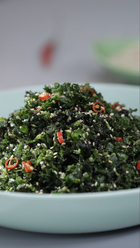 Crispy fried spinach Chinese style Crispy Spinach Recipes, Flash Fried Spinach, Fried Spinach Crispy, Chinese Spinach Recipe, Starters Snacks, Crispy Spinach, Picky Bits, Spinach Appetizers, Recipes Ramadan