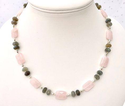 Chip Bead Jewelry, Pink Beaded Necklace, Washer Jewelry, Big Jewelry, Wrist Jewelry, Gemstone Necklaces, Labradorite Necklace, Rose Quartz Necklace, Pink Beaded