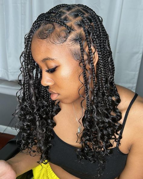 Bouncy Medium Braids with Curls Hairstyle Braided Hairstyles With Curls, Hairstyles With Curls, Curled Hair With Braid, Individual Braids, Blonde Box Braids, Short Box Braids, Hair Adviser, Short Hair Lengths, Simple Ponytails