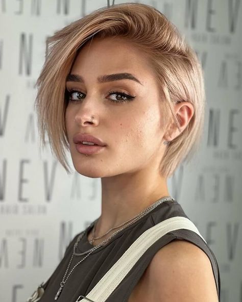 40 Undercut Pixie Bob Haircut Trends In 2024 Undercut Bob Haircut, Shaved Pixie, The Undercut, Undercut Bob, Pixie Bob Hairstyles, Vintage Curls, Flowers Crown, Pixie Bob Haircut, Long Hair On Top