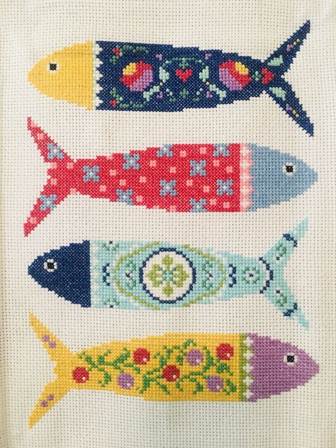 Sardine Cross Stitch, Cross Stitch Patchwork, Patchwork Cross Stitch, One Color Cross Stitch Pattern, Cross Stitch Fish Pattern, Small Cross Stitch Ideas, Fish Cross Stitch Patterns, Cross Stiching Ideas Unique, Cross Stitch Patches