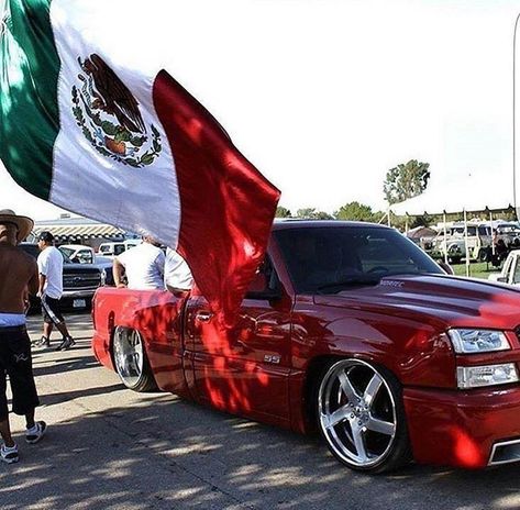 @LaTakuachitaCuh - My Sister (ADD HER) #Mexico #Mamalonas #LB209 #Zacatecas #Michoacan #takuaches Mexican Flag Wallpaper, White Chevy Truck, Mexican Trucks, Takuache Trucks, Drop Trucks, Chevy Silverado Ss, Trucks Wallpaper, 2021 Silverado, Chevy Trucks Lowered