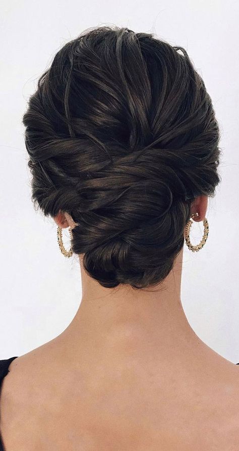 Updos For Women Over 50, Messy Hair Updo, Wedding Hair Up, Sleek Updo, Romantic Wedding Hair, Hair Knot, Trendy Hairstyle, Low Bun, Hair Up Styles