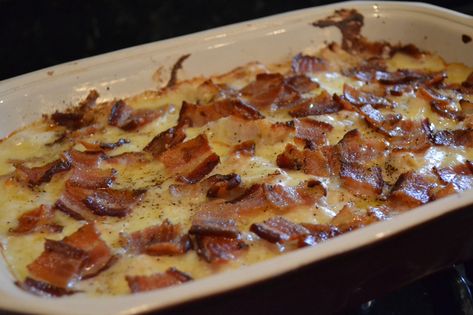 Kentucky Hot Brown Casserole, Hot Brown Casserole, Brown Sandwich, Derby Food, Kentucky Derby Food, Derby Recipe, Kentucky Hot Brown, Bunco Night, Food Savory