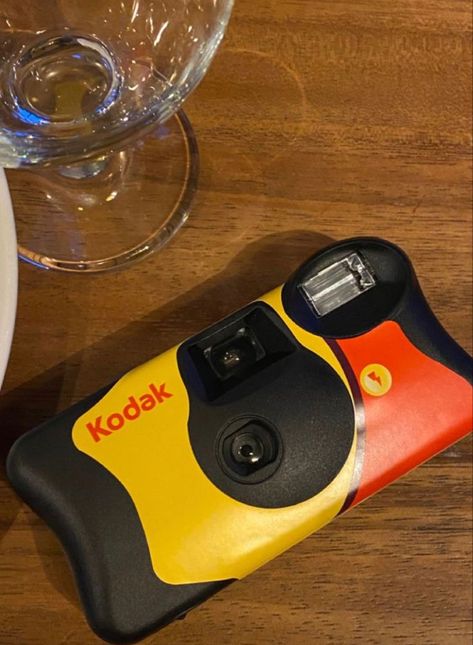 Kodak Funsaver One Time Use Film Camera (2-pack) #summer #kodak #film #camera Kodak Camera Photos, Kodak Camera Aesthetic, Disposal Camera, Kodak Aesthetic, Kodak Film Camera, Kodak Funsaver, Kodak Disposable Camera, Barang Branded, Analog Camera