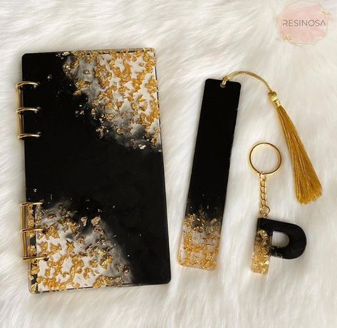 Resin Bookmark Ideas, Resin Notebook, Resin Book, Diy Resin Gifts, Diy Resin Phone Case, Seni Resin, Epoxy Resin Diy, Resin Crafts Tutorial, Ramadan Crafts