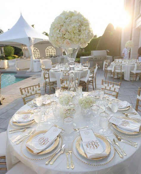 This is just so classy! I think I'll start suggesting using Gold in weddings to brides.   White & Gold wedding please #EntranceWeddingReception White And Gold Wedding Themes, White Wedding Table Setting, White Hydrangea Centerpieces, Wedding Elegant Classy, Middleton Wedding, White Wedding Decorations, Elegant Wedding Centerpiece, Gold Decorations, Gold Wedding Theme