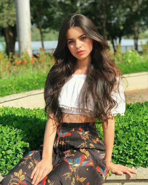 Girls Western Dresses, Chica Cool, Disney Princess Fashion, Beautiful Casual Dresses, Turkish Women Beautiful, Selfie Poses Instagram, Photography Posing Guide, Looks Party, Designer Dresses Indian