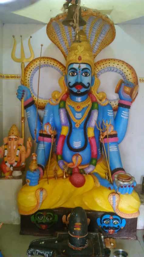 Mallikarjuna Swamy, Mallanna Mallanna Swamy Photos Hd, Komuravelli Mallanna Swamy Photos, Mallanna Swamy Photos, Dad Son Photography, Jai Shanidev, Mallikarjuna Swamy, Ganesh Ji Photo, Fruits Name In English, New Year Background Images