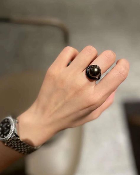 Yes, gentlemen can wear pearls too. This dark chocolate black Tahitian pearl ring is designed for men seeking an elegant form of self-expression. #giftforhim #giftforboyfriend #giftformen #giftforhusband #giftforfathersday #giftforboys #giftforguy Tahitian Pearl Ring, Wear Pearls, Tahitian Black Pearls, Tahitian Pearls, Pearl Ring, Gifts For Husband, Gifts For Boys, Boyfriend Gifts, Dark Chocolate