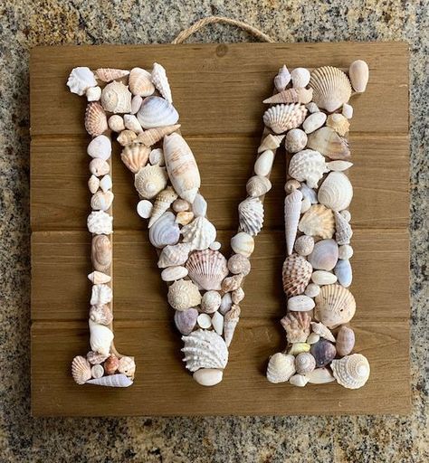 Seashell Letter, Seashell Art Diy, Beach Crafts Diy, Sea Shells Diy, Art Coquillage, Seashell Projects, Shell Craft, Shells Diy, The Letter M