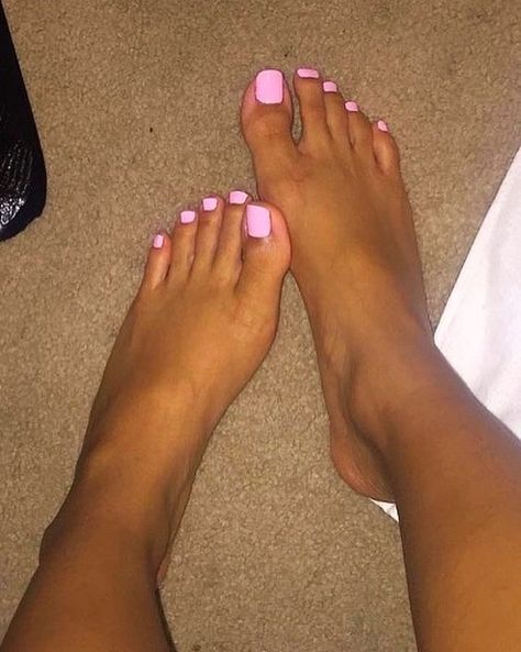 Candy Coat on Instagram: “💗👣” Pink Toe Nails, Toe Nail Color, Pretty Toe Nails, Pink Toes, Cute Toe Nails, Summer Toe Nails, Toe Nail Designs, Nagel Inspo, Pink Nail