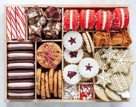 Sleigh your next cookie swap by making your own version of our Holiday Cookies 2018 cover star: an epic cookie box filled with holiday cookies and sweets. Christmas Cookie Boxes, Christmas Cookie Box, Dessert Original, Christmas Cookies Gift, Cookie Gift Box, Dessert Boxes, Cookie Swap, Homemade Holiday, Xmas Cookies