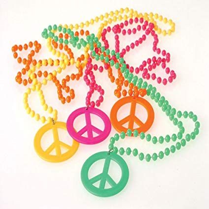 Peace Sign Party, Inexpensive Party Favors, Hippie Birthday Party, 60s Party, Hippie Birthday, Hippie Halloween, Holiday Party Themes, Hippie Party, Peace Sign Necklace