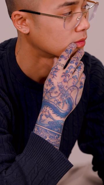 Blue Dragon Tattoo, Blue Ink Tattoos, Tato Naga, Dragon Tattoo Ideas, Dragon Sleeve Tattoos, Dragon Tattoo For Women, 4 Tattoo, Blue Tattoo, Tattoo Videos