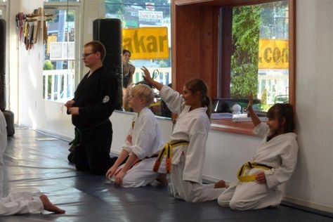 Karate Games for Kids | HowTheyPlay Martial Arts Party, Martial Arts Games, Dojo Ideas, Karate Party, Karate School, Kids Karate, Karate Classes, Karate Kick, Traditional Martial Arts