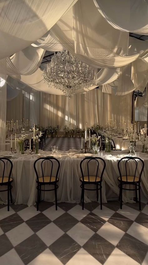 Indoor Wedding Decorations Elegant, Wedding Venue Decorations Indoor, Luxurious Wedding Reception, Wedding Reception Setup, Reception Ceiling, Wedding Drapery, Wedding Layout, Wedding Draping, Draping Wedding