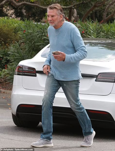 Montecito California, Kenny Loggins, With Girlfriend, Ripped Jeans, Daily Mail, California