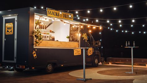 Food Truck Weddings: Everything You Need to Know | Wedding Spot Blog Food Truck Business Plan, Foodtrucks Ideas, Taco Food Truck, Burger Van, Food Truck Wedding, Food Van, Best Food Trucks, Food Truck Business, Trucks Chevy