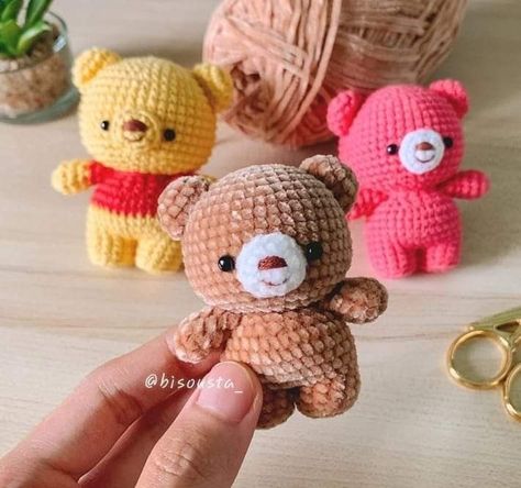 Quick Crochet Toys, Amigurumi Small, Small Teddy Bear, Teddy Bear Patterns Free, Crochet Bear Patterns, Easy Crochet Animals, Crochet Teddy Bear Pattern, Crocheting Ideas, Quick Crochet Patterns