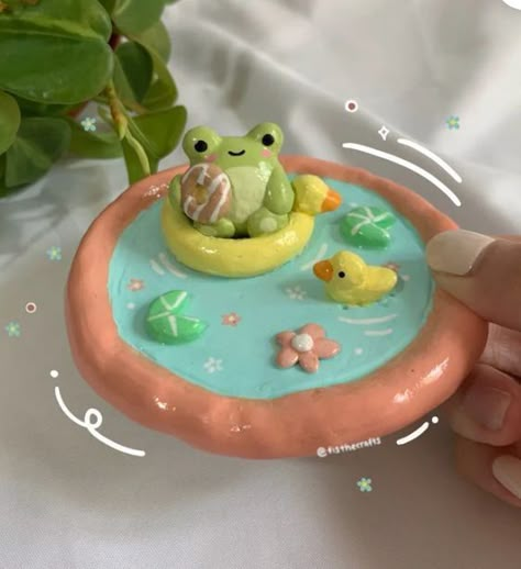 Sculpture Clay Ideas, Clay Art Aesthetic, Frog Clay, Clay Frog, Clay Trinket Dish, Fimo Art, Clay Plates, Diy Air Dry Clay, Tanah Liat