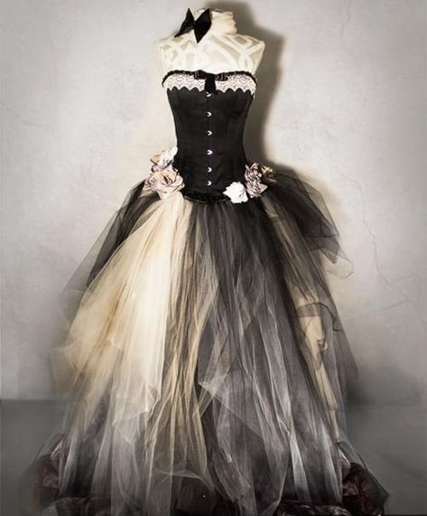 6 Steampunk Wedding Dresses for Fairytale, Antique, and Victorian Styles Victorian Prom Dress, Steampunk Wedding Dress, Rustic Wedding Gowns, Victorian Wedding Dress, Victorian Gown, Fest Outfits, Vintage Wedding Dress, Steampunk Wedding, Long Prom Gowns