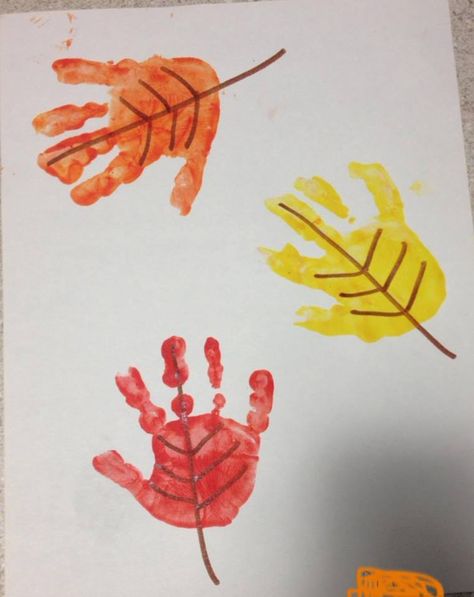 Høstaktiviteter For Barn, Fall Handprint Crafts, Thanksgiving Crafts For Toddlers, Toddler Teacher, Kids Fall Crafts, Baby Art Projects, Fall Arts And Crafts, Games Party, Party Crafts