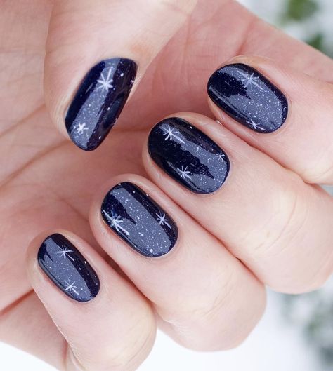 Color Block Nails, Navy Nails, Nail Art Photos, Confetti Nails, Witchy Nails, January Nails, Nail Photos, Metallic Nails, Winter Nail Art