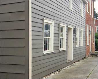 Clapboard Siding - Corner board on the Studebaker House, East Berlin, Pennsylvania Wood Siding House, Split Level Remodel Exterior, Berlin Tour, Primitive Colors, Clapboard Siding, New England States, Colonial Times, East Berlin, Beautiful Home Designs