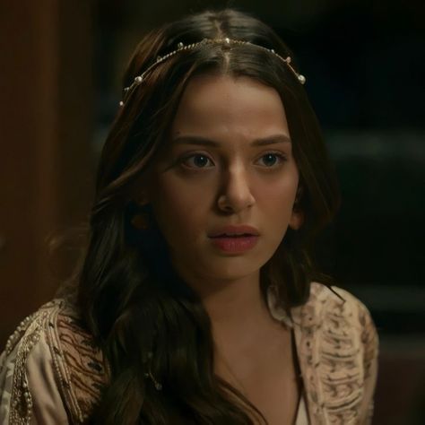 Female Face Claims Medieval, Royalty Dr Face Claims, Medieval Princess Face Claim, Royal Face Claim Male, Princess Face Claim, Magnificent Century Aesthetic, Leyla Tanlar, History Movies, Medieval Princess