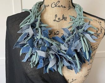 Denim Scarf, Denim Necklace, Necklace Fabric, Braided Scarf, Denim Crafts Diy, Knitted Necklace, Blue Jeans Crafts, Denim Jewelry, Scarf Necklace