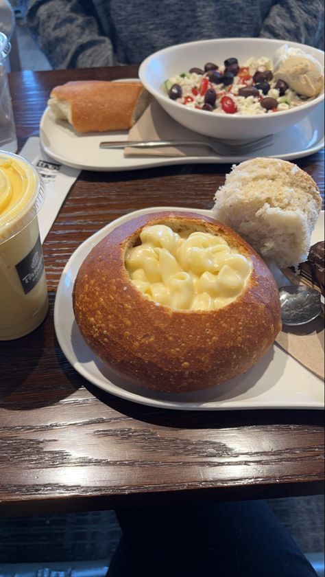 Lunch with my family at panera bread Aesthetic #food #aesthetic #aestheticfoods #recipe #panera #restaurant #fyp #viralstuff Essen, Bread Bowl Aesthetic, Panera Bread Aesthetic, Panera Bread Sandwiches, Panera Aesthetic, Lunch Aesthetic Restaurant, Panera Food, Waitress Aesthetic, Panera Bread Bowl