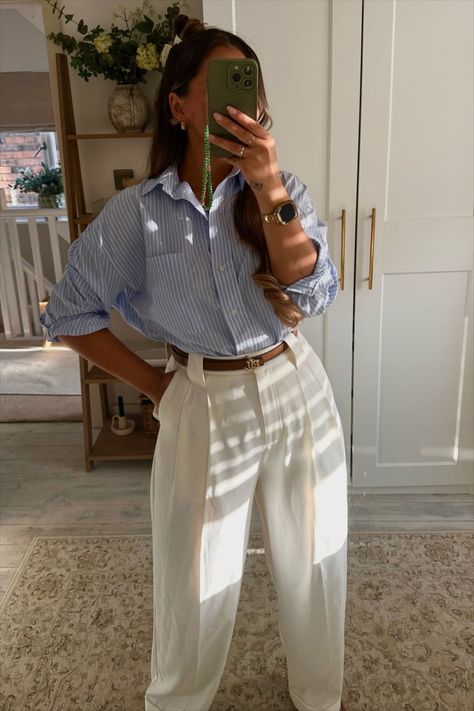 Blue Pin Stripe Shirt Outfit, Blue Pinstripe Shirt Outfit Women, Blue Striped Shirt Outfit Work, Poplin Shirt Outfit, Blue Trousers Outfit, Blue Striped Shirt Outfit, 20’s Fashion, Outfits With Striped Shirts, Summer Workwear