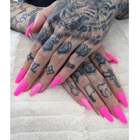 Nails And Tattoos, Jeffree Star Tattoos, Star Tattoos Behind Ear, Star Tattoo On Wrist, Star Tattoos For Men, Future Nails, Barbie Pink Nails, Faux Nails, Finger Tats