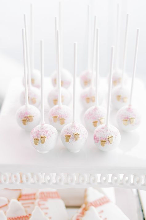 Cake Pops For Baby Shower Girl, Pink Baby Shower Cake Pops, Baby Shower Cake Pops Girl, Cake Pops Baby Shower Girl, Baby Cake Pops, Pink Baby Shower Cake, Luxury Baby Shower, Pop Cake, Baby Shower Sweets