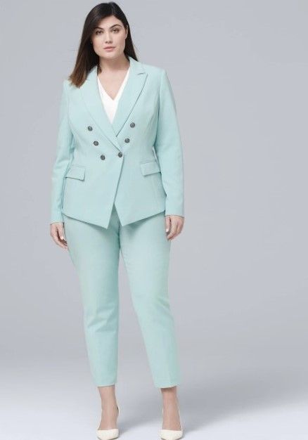 8 Must Have Bright Colored Plus Size Pantsuits For Spring | Stylish Curves Women Pants Suit, Party Outfit Plus Size, Outfit Ideas For Plus Size, Suit Double Breasted, Dress Work Outfit, Woman Office, Fabulous Women, Chique Outfit, Work Outfit Ideas