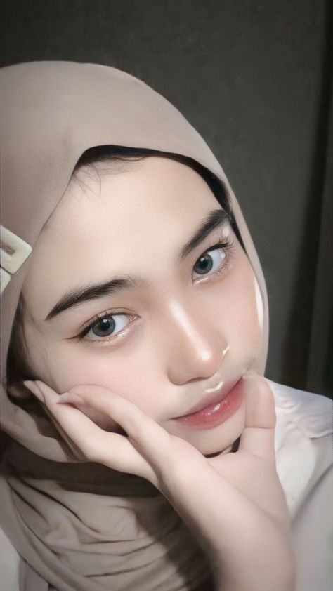 Beauty 2k23 14s - shared by @develiana73 you can see more on twitter Make Up Flawless Hijab, Headpiece Hijab, Selfie Hijab, Girl's Swag, Hijab Aesthetic, Muslim Women Hijab, Women's Portrait Photography, Hair Styler, Women's Casual Style