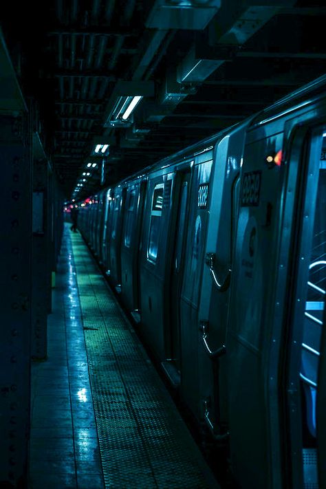 LIGHT & COMPOSITION REFS http://www.pinterest.com/pointeverything/cinematography-purposes/ ` `train station Whats Wallpaper, Neon Noir, New Retro Wave, Subway Train, 사진 촬영 포즈, Photographie Inspo, Level Design, Post Apocalypse, Foto Art