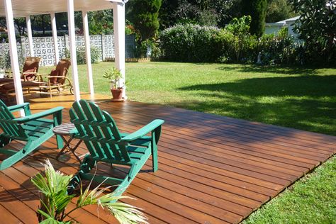 Low Profile Deck, Wood Deck Patio, Ombra Pergola, Ground Level Deck, Design Per Patio, Large Backyard Landscaping, Patio Grande, Concrete Patios, Patio Deck Designs