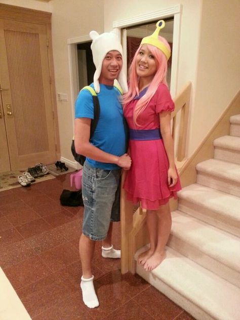 Halloween couples costume -- finn and princess bubblegum from adventure time Fin And Princess Bubblegum Costume, Finn And Bubblegum Costume, Adventure Time Costume Couple, Nerdy Halloween Costumes Couples, Finn And Princess Bubblegum Costume, Adventure Time Couple Costumes, Halloween Adventure Time, Adventure Time Halloween Costumes, Nerdy Couples Costumes