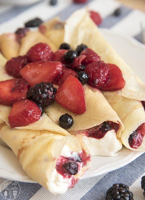 Berries and Cream Crepes - These amazing crepes are filled with a cheesecake like filling, and sweet juicy berries for a decadent breakfast or dessert Fancy Desserter, Cream Crepes, Dessert Crepes, Berries And Cream, Crepe Recipe, Sweet Crepes, Seabrook Island, Xmas 2022, Crepe Maker