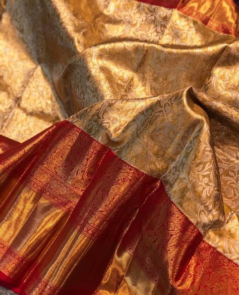 Golden Kanchipuram Silk Saree Bridal, Pelli Sarees Indian Weddings, Golden Pattu Saree, Wedding Sarees South Indian Latest, Golden Wedding Saree, Golden Bridal Saree, Thalambralu Saree, Gold Colour Saree, Gold Pattu Saree