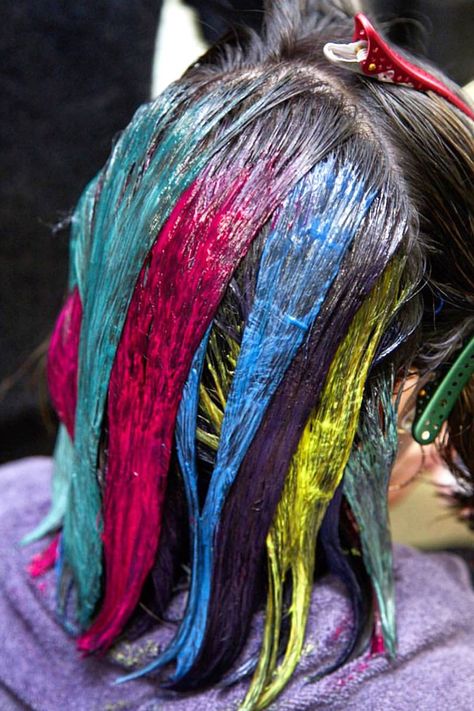 Oil Slick Hair Color, Hair Dye Techniques, Pinwheel Hair Color, Pelo Chocolate, Oil Slick Hair, Slick Hair, Wine Hair, New Hair Trends, Creative Hair Color