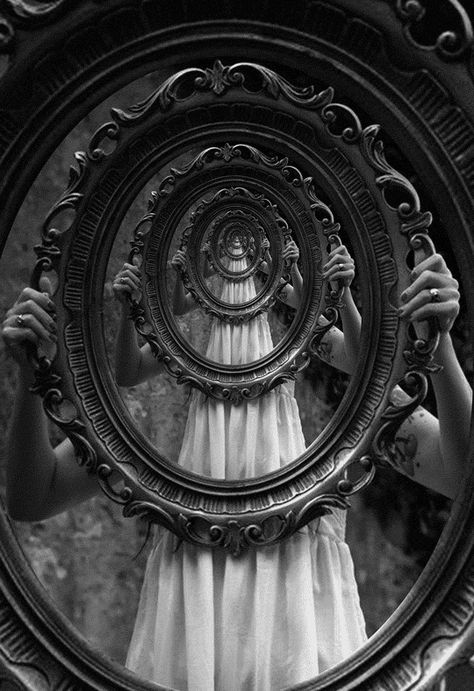 Francesca Woodman, Mirror Photography, The Reflection, Surrealism Photography, Arte Obscura, Arte Fantasy, Through The Looking Glass, Dark Photography, Arte Horror