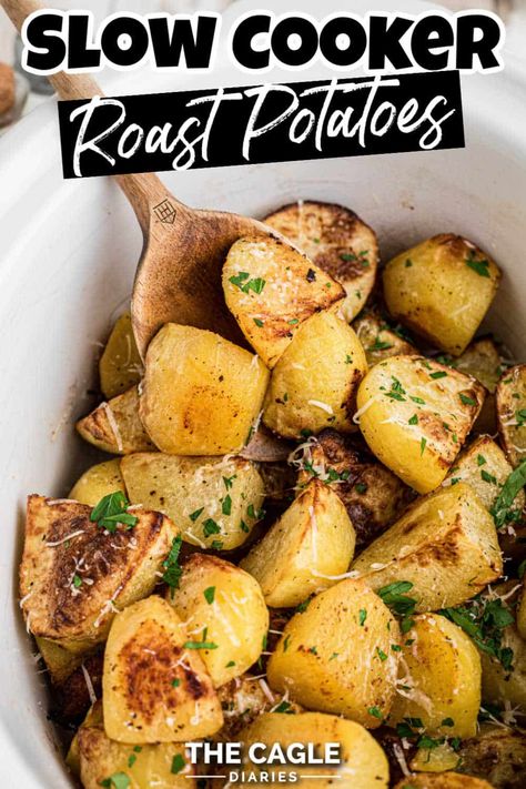 These Slow Cooker Roast Potatoes are super simple and a great way to fix and leave them while you make the rest of the meal. Great for a Thanksgiving side, or at Christmas dinner. Slow Cooker Roast Potatoes, Roasted Potatoes In Crockpot, Crockpot Roasted Potatoes, Easy Crockpot Roast, Slow Cooker Roasted Potatoes, Cooking Potatoes, Crockpot Side Dishes, Perfect Roast Potatoes, Slow Cooker Potatoes