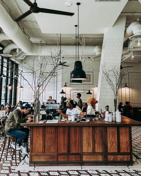 Tatte Bakery su Instagram: "Glorious morning Tatte Dupont Circle. Good morning everyone✨☕️🥐🍳 What’s your Tatte favorite ? #goodmorning #gloriouspastries #weekend…" Pastry Shop Interior, Tatte Bakery, Tiny Cafe, Retro Bakery, Paris Vibe, Boston Fall, Communal Space, Shop Image, Bakery Interior