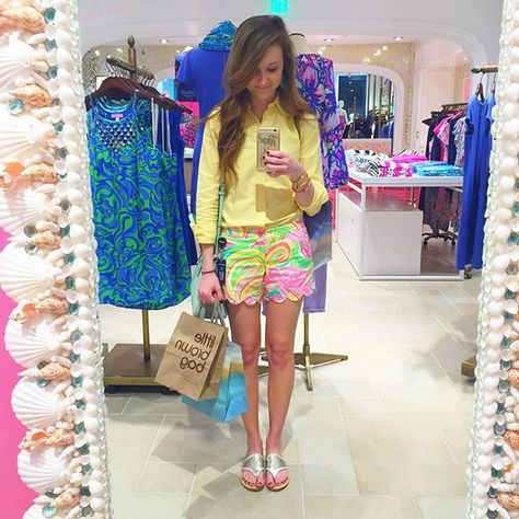 Whoever said fall was the new summer was seriously disturbed. #resort365 #dontsaythefword #ootd #wiw #whatiwore #lillypulitzer #latergram Lily Pulitzer Shorts Outfits, Preppy Wardrobe, Prep Life, Preppy Spring, Preppy Fashion, Preppy Girls, Southern Lifestyle, Preppy Southern, Prep Style