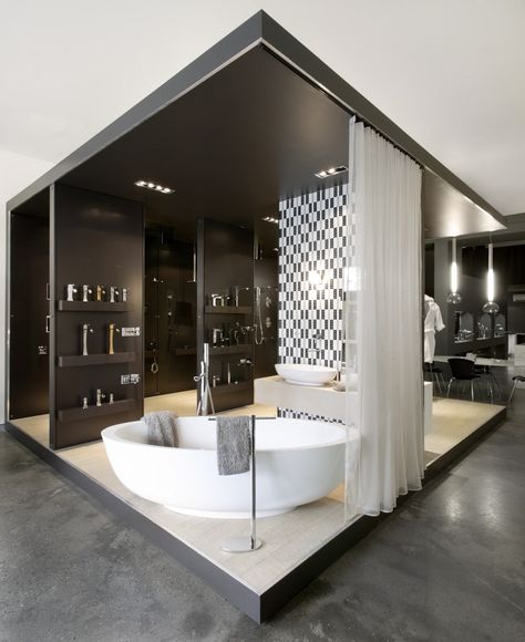 Design Center Showroom, Showroom Inspiration, Bath Showroom, Kitchen And Bath Showroom, Bathroom Showrooms, Kitchen Showroom, Interior Fit Out, Tile Showroom, Showroom Interior Design